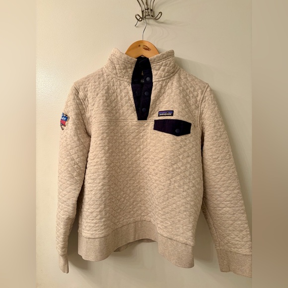 Patagonia Organic Cotton Cream and Navy Quilted Pullover - Picture 2 of 7